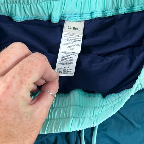 L.L. Bean Women's Pull on Swim Shorts Size Small - Picture 4 of 4